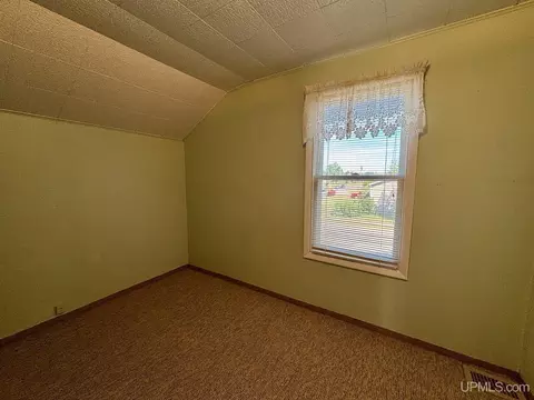 Bedroom - 411 Wright, Marquette, MI 49855 photo 6 of 11