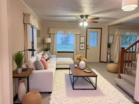Living - 411 Wright, Marquette, MI 49855 photo 4 of 13