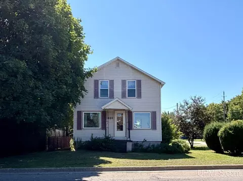 Exterior - 411 Wright, Marquette, MI 49855 photo 7 of 11