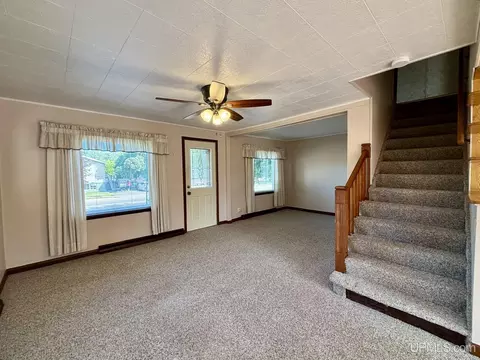 Living - 411 Wright, Marquette, MI 49855 photo 9 of 9