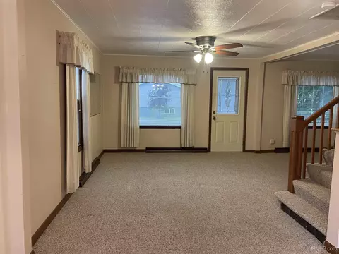 Living - 411 Wright, Marquette, MI 49855 photo 3 of 13