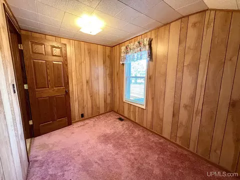 Bedroom - 411 Wright, Marquette, MI 49855 photo 11 of 11