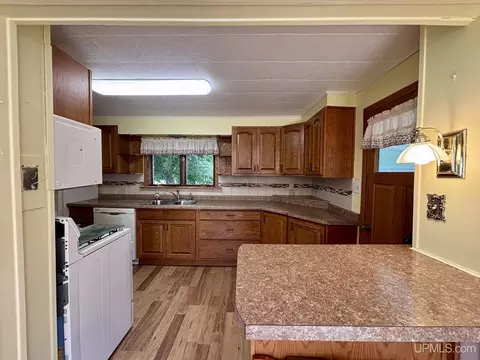 Kitchen - 411 Wright, Marquette, MI 49855 photo 5 of 7