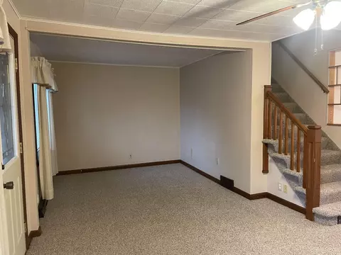 Living - 411 Wright, Marquette, MI 49855 photo 7 of 13