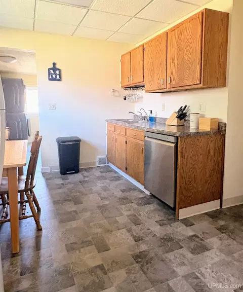 Kitchen - 317319 S Third, Ishpeming, MI 49849 photo 2 of 4