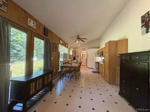 Entry Way - 658 E Riv, L'anse, MI 49946 photo 2 of 4