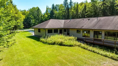 Exterior - 658 E Riv, L'anse, MI 49946 photo 4 of 8