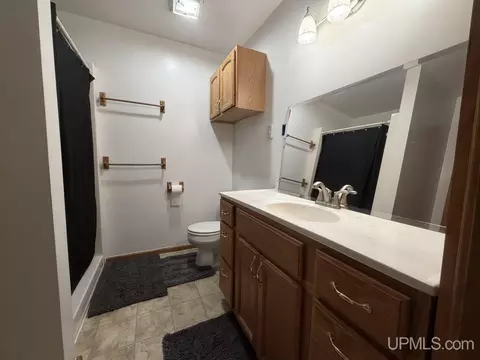 Bath - 658 E Riv, L'anse, MI 49946 photo 1 of 3