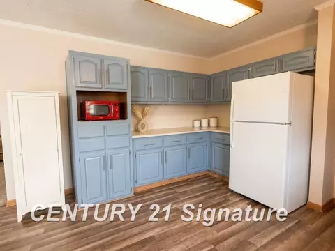 Kitchen - 277 Armstrong, Flushing, MI 48433 photo 2 of 2