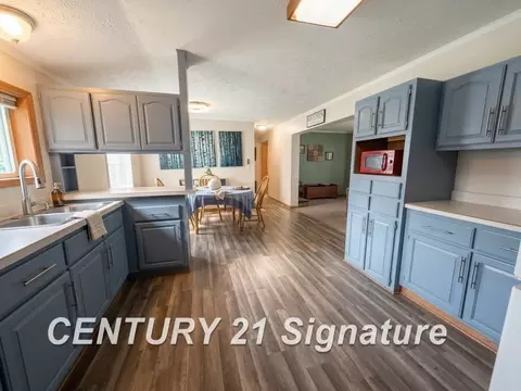 Kitchen - 277 Armstrong, Flushing, MI 48433 photo 1 of 2