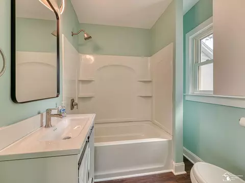 Bath - 1214 Bacon, Monroe, MI 48161 photo 1 of 1