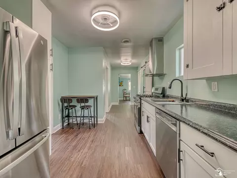 Entry Way - 1214 Bacon, Monroe, MI 48161 photo 2 of 4
