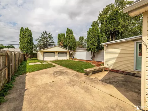 Exterior - 1214 Bacon, Monroe, MI 48161 photo 4 of 6