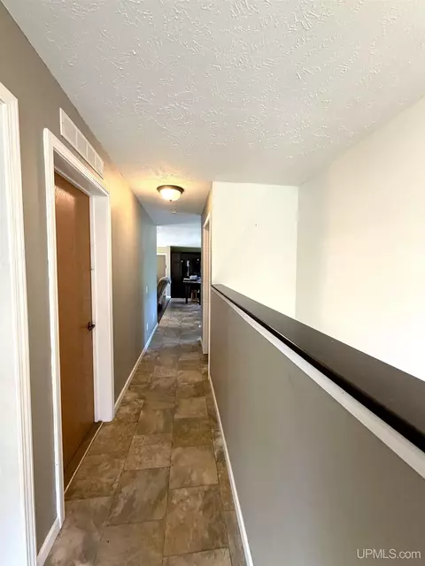 Entry Way - 9435 Co Rd Pg, Ishpeming, MI 49849 photo 1 of 1