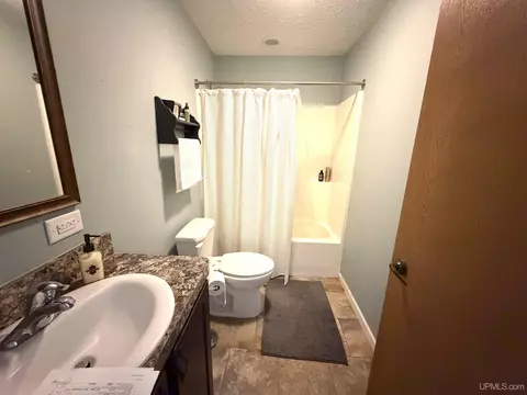 Bath - 9435 Co Rd Pg, Ishpeming, MI 49849 photo 3 of 5