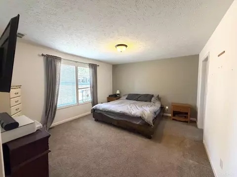 Bedroom - 9435 Co Rd Pg, Ishpeming, MI 49849 photo 2 of 4