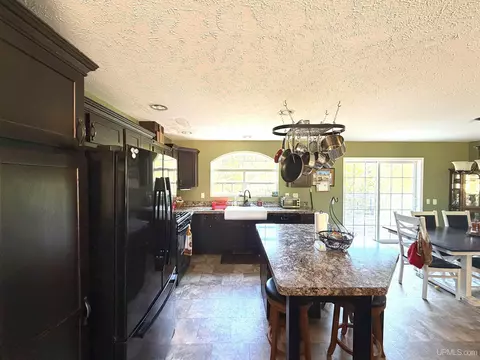 Kitchen - 9435 Co Rd Pg, Ishpeming, MI 49849 photo 3 of 3
