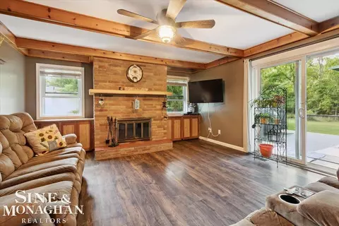 Living - 137 E Meldrum, Saint Clair, MI 48079 photo 4 of 8