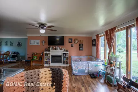 Living - 7805 Beech, Birch Run, MI 48415 photo 2 of 3