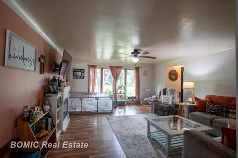 Living - 7805 Beech, Birch Run, MI 48415 photo 3 of 3