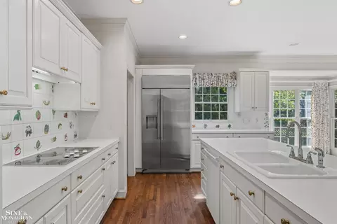 Kitchen - 159 Cloverly, Grosse Pointe Farms, MI 48236 photo 2 of 8