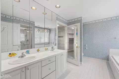 Bath - 159 Cloverly, Grosse Pointe Farms, MI 48236 photo 6 of 9