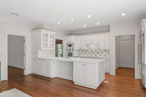 Kitchen - 159 Cloverly, Grosse Pointe Farms, MI 48236 photo 8 of 8