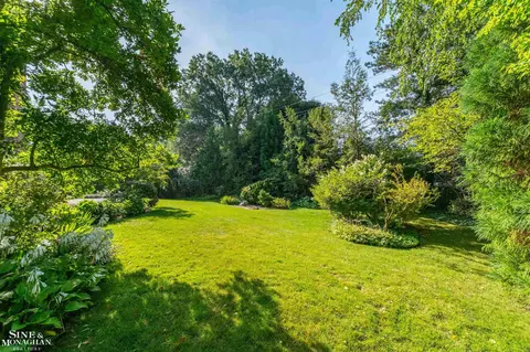 Exterior - 159 Cloverly, Grosse Pointe Farms, MI 48236 photo 7 of 9