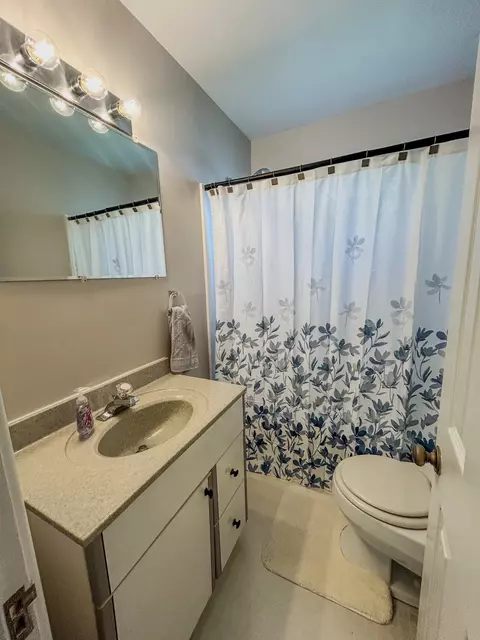 Bath - 3505 Gratiot, Flint, MI 48503 photo 1 of 2