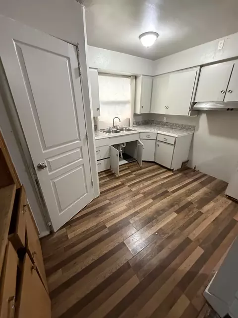 Kitchen - 928 Huron, Flint, MI 48507 photo 1 of 3