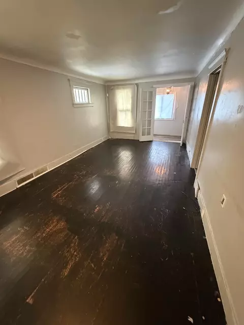 Living - 928 Huron, Flint, MI 48507 photo 1 of 2