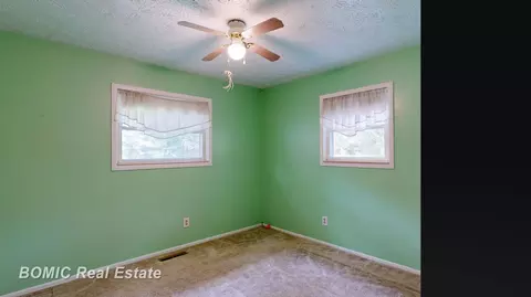 Bedroom - 9300 Canada, Birch Run, MI 48415 photo 2 of 4