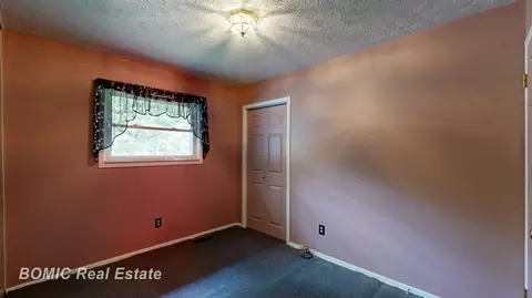 Bedroom - 9300 Canada, Birch Run, MI 48415 photo 3 of 4