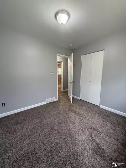 Bedroom - 8501 Pardee, Taylor, MI 48180 photo 4 of 4