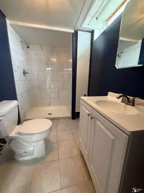 Bath - 8501 Pardee, Taylor, MI 48180 photo 3 of 3