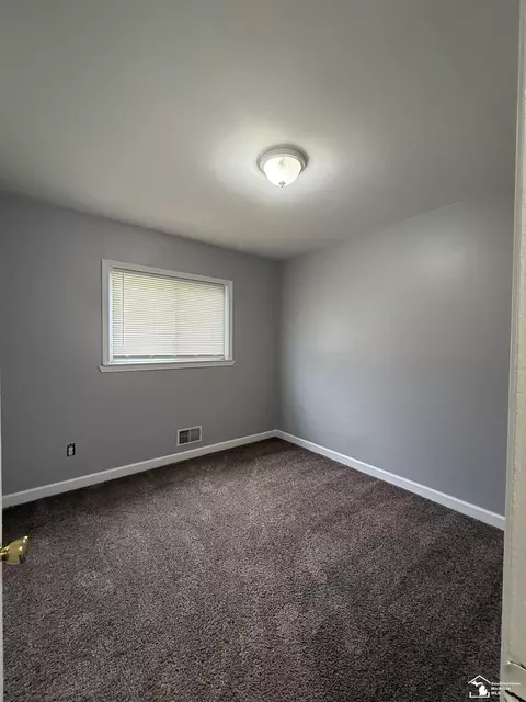 Bedroom - 8501 Pardee, Taylor, MI 48180 photo 3 of 4
