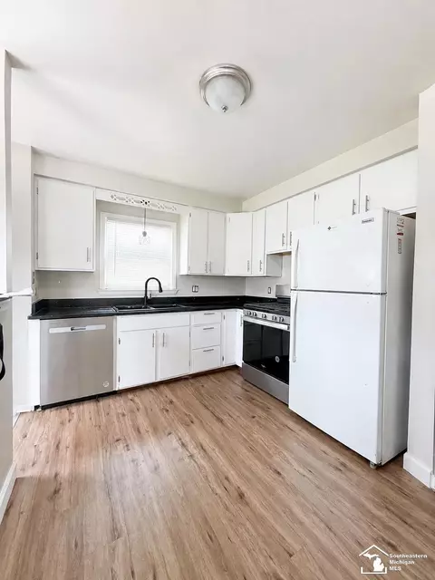 Kitchen - 8501 Pardee, Taylor, MI 48180 photo 1 of 1