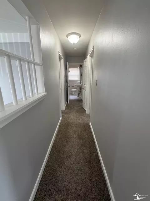 Entry Way - 8501 Pardee, Taylor, MI 48180 photo 1 of 1