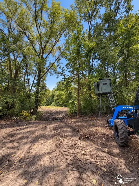 6718 Colf, Carleton, MI 48117 photo 4