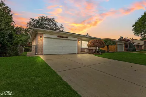 22120 Blackburn St, Saint Clair Shores, MI 48080