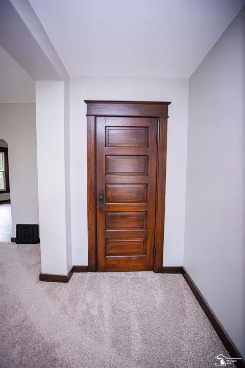 Entry Way - 328 Union, Monroe, MI 48161 photo 2 of 5