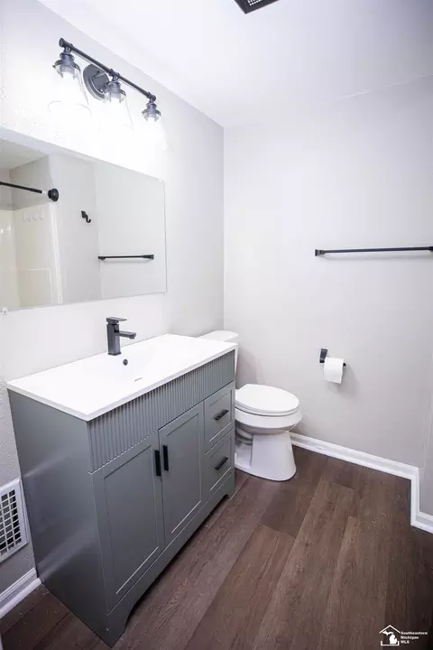 Bath - 328 Union, Monroe, MI 48161 photo 3 of 4