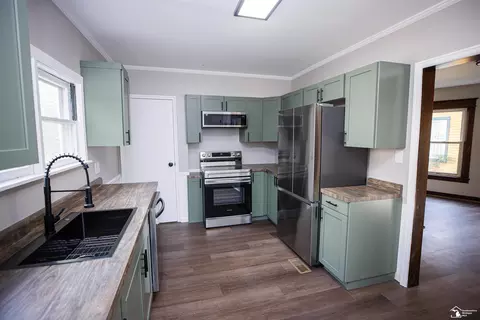 Kitchen - 328 Union, Monroe, MI 48161 photo 2 of 6
