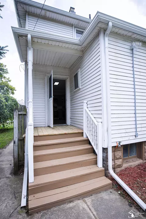Exterior - 328 Union, Monroe, MI 48161 photo 6 of 8