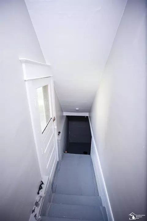 Entry Way - 328 Union, Monroe, MI 48161 photo 5 of 5