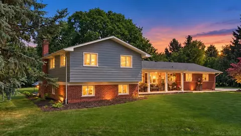 41306 Llewelyn, Northville, MI 48167