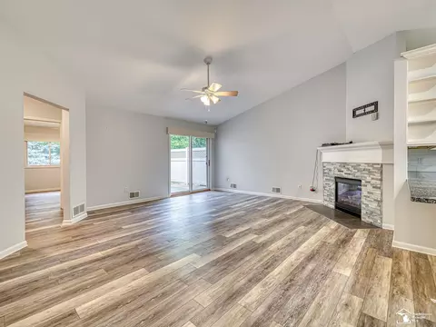 Living - 905 May, Monroe, MI 48161 photo 1 of 4
