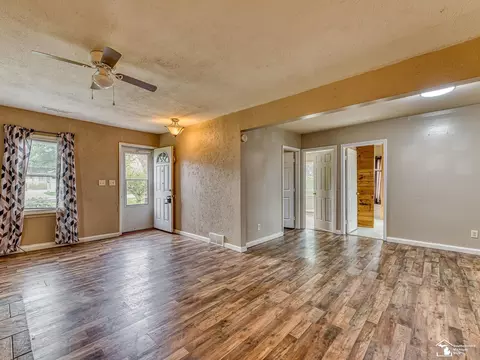 Living - 3326 10th, Monroe, MI 48162 photo 3 of 6