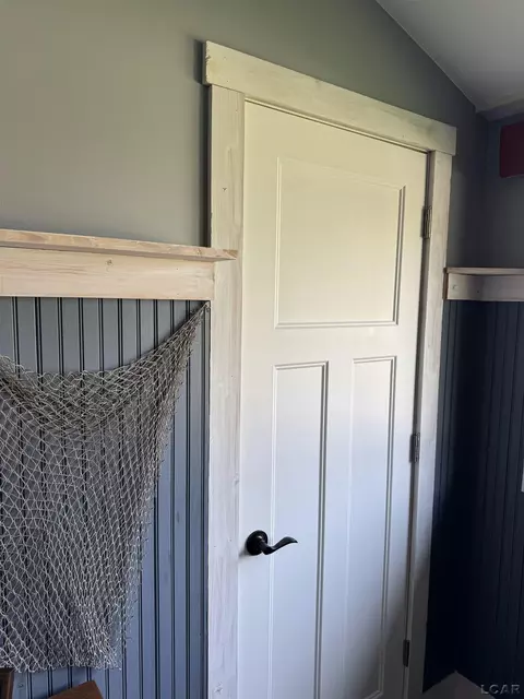 Entry Way - 11262 Sauk, Jerome, MI 49249 photo 3 of 4