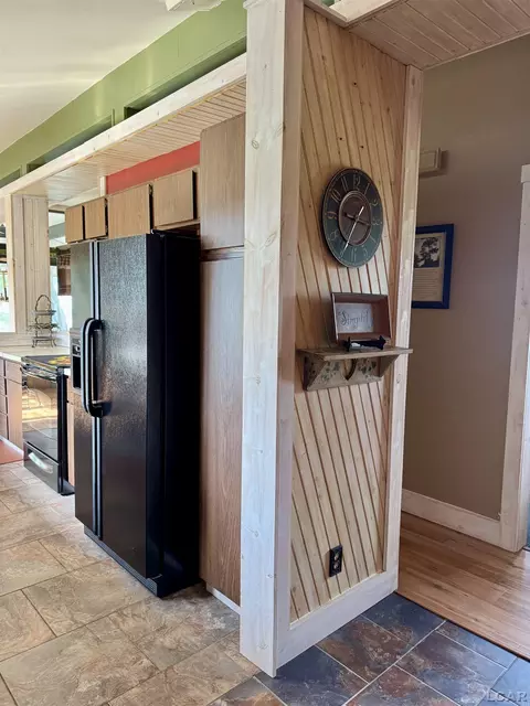 Kitchen - 11262 Sauk, Jerome, MI 49249 photo 2 of 2